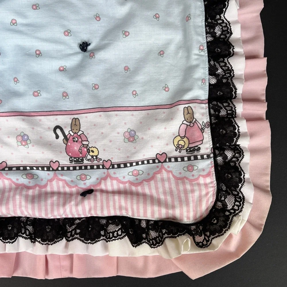 VTG 1991 Daisy Kingdom Honey Bunny Quilt 57x46 Hand Tied Ruffle Lace Trim Throw